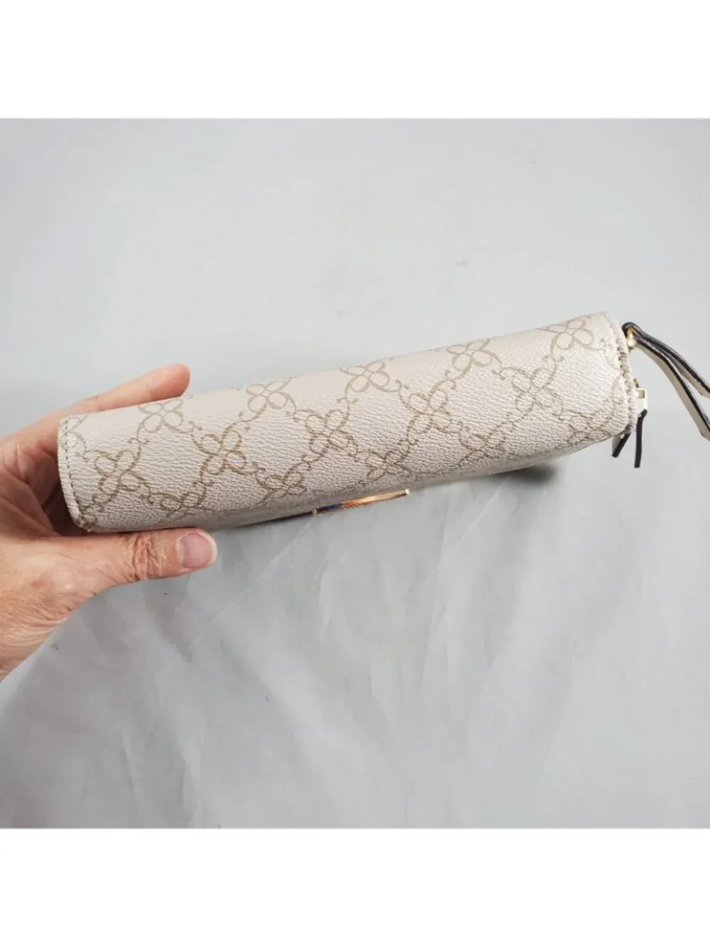 Nine West Norah Large Double Zip Around Wallet Clutch Beige Geometric Pattern